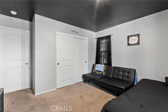 Detail Gallery Image 4 of 11 For 210 W Fruitvale Ave, Hemet,  CA 92543 - 4 Beds | 3 Baths