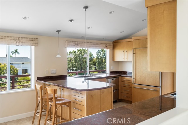 2815 Blue Water Drive, Corona del Mar CA: https://media.crmls.org/medias/033f57ff-6e02-4b4e-a382-08686d4edd3d.jpg