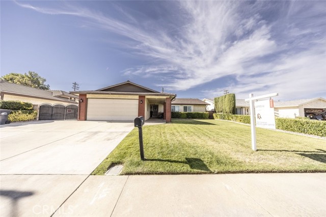 Detail Gallery Image 5 of 59 For 3340 Brittany Ln, Lancaster,  CA 93536 - 3 Beds | 2 Baths