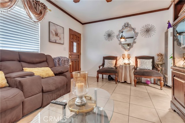 5231 1/2 Clara Street, Cudahy CA: https://media.crmls.org/medias/0340b8bf-b107-4995-87a1-3a968c12607b.jpg