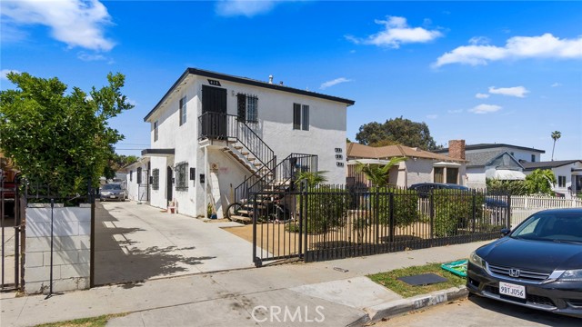 Detail Gallery Image 2 of 62 For 413 E 81st St, Los Angeles,  CA 90003 - – Beds | – Baths