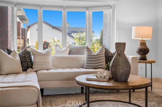 Detail Gallery Image 10 of 70 For 6722 Morning Tide Dr, Huntington Beach,  CA 92648 - 4 Beds | 2/1 Baths