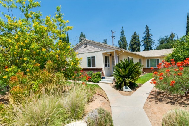 28 N Michigan Street, Redlands CA: https://media.crmls.org/medias/0340f8e9-5f5f-4200-8d31-47fd932b1693.jpg
