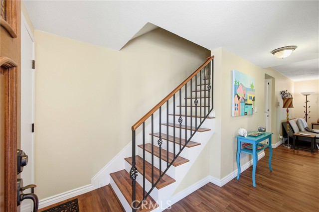 Detail Gallery Image 10 of 49 For 105 Harvard Ln, Seal Beach,  CA 90740 - 5 Beds | 2 Baths