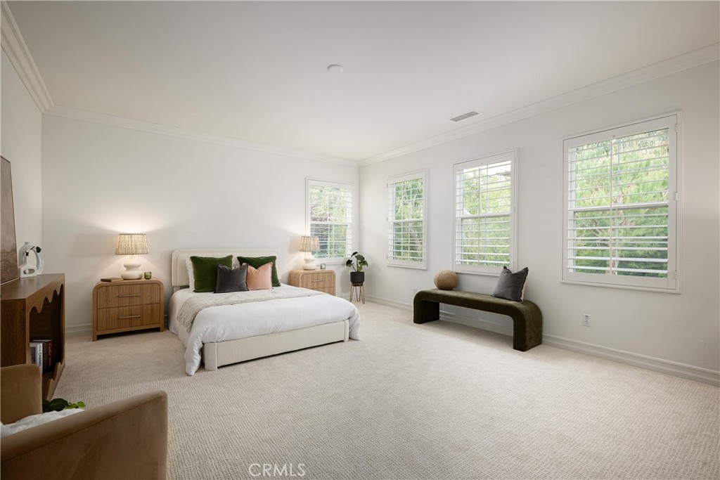 https://media.crmls.org/medias/034217d5-1874-4bf3-b792-3a840f4f02ed.jpg?preset=X-Large