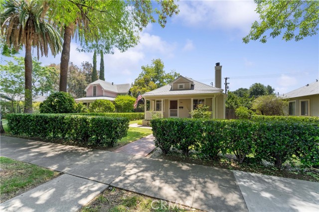 2364 6th Street, La Verne CA: https://media.crmls.org/medias/03425182-3b8c-458e-8a4c-62d66bc01907.jpg