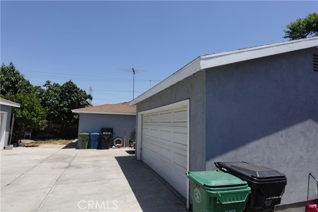 6910 CHANSLOR Avenue, Bell CA: https://media.crmls.org/medias/034301fe-67dd-486f-8a15-14abe24668d8.jpg