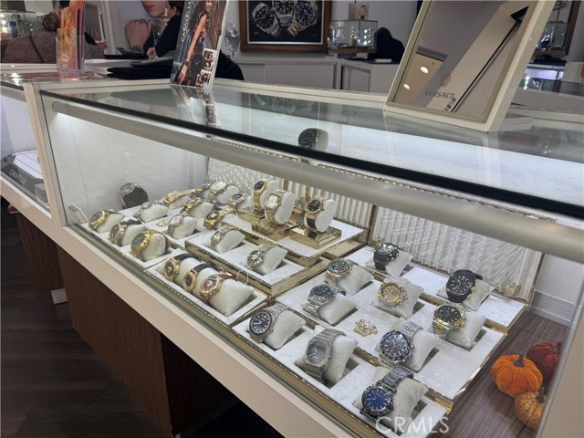 217 Stonewood Street, Downey CA: https://media.crmls.org/medias/03437e83-97e7-40b6-90ab-c85b7f6025dc.jpg