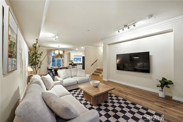 Detail Gallery Image 2 of 53 For 5805 Monterey Rd, Los Angeles,  CA 90042 - 3 Beds | 2/1 Baths