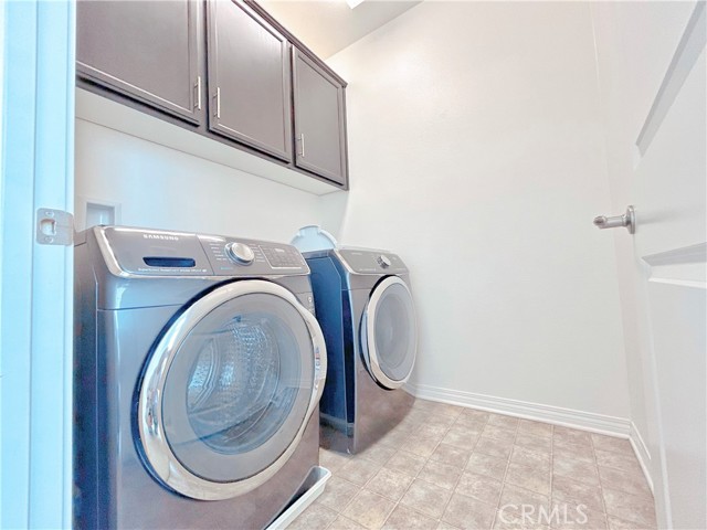 2911 S Via Belamaria, Ontario CA: https://media.crmls.org/medias/0343e93e-21c9-4773-add5-aca2d9343448.jpg