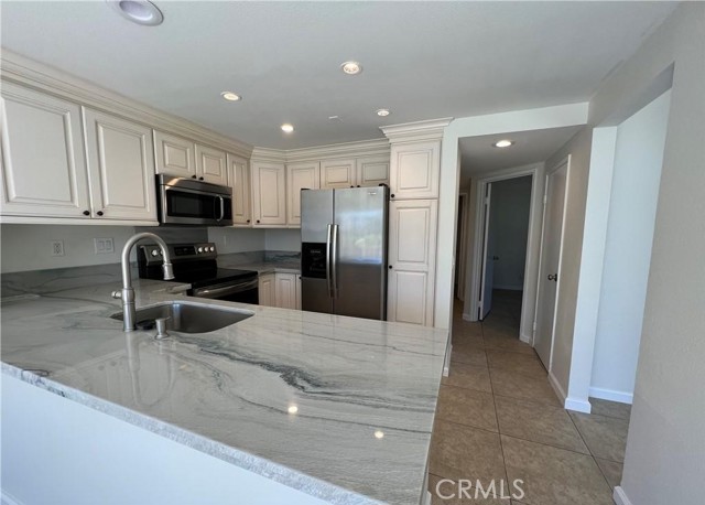193 Stanford Court, Irvine CA: https://media.crmls.org/medias/034498f6-b62d-4ba9-b918-bed613828df8.jpg