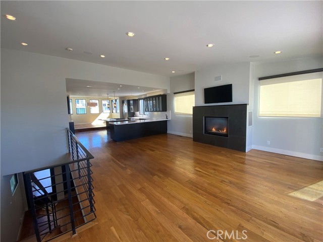 2437 Manhattan Avenue, Hermosa Beach, California 90254, 5 Bedrooms Bedrooms, ,4 BathroomsBathrooms,Residential,Sold,Manhattan,SB21258344