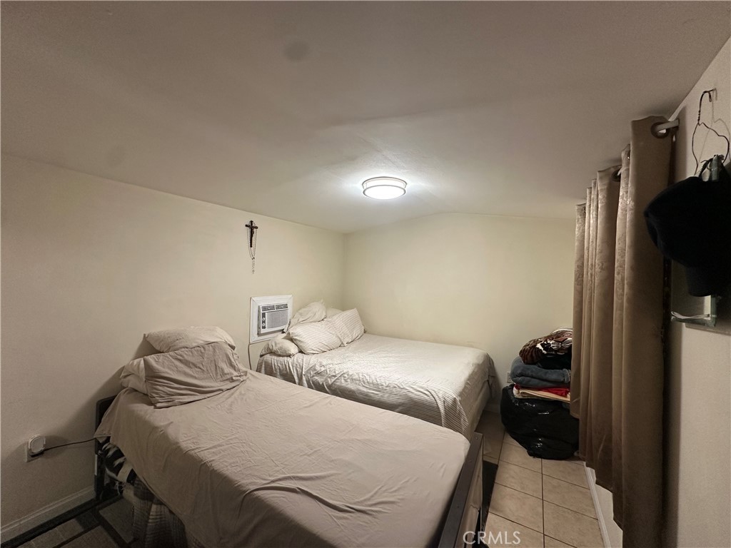 https://media.crmls.org/medias/0345b224-ac70-42c6-b7c0-bf42712a2e69.jpg?preset=X-Large