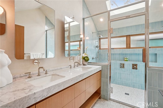 Image 51 of 66 For 647 Navy Street