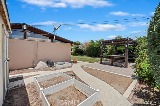 550 N Dexford Drive, La Habra CA: https://media.crmls.org/medias/0345e84c-8b28-4d4f-b13e-d062621d9afc.jpg