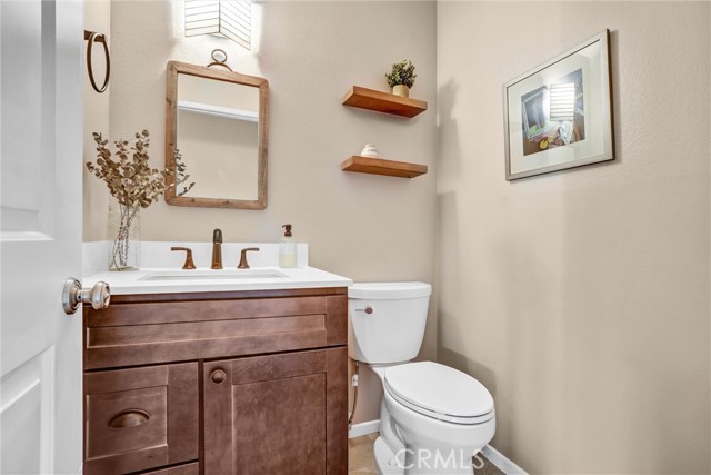 Detail Gallery Image 12 of 31 For 5552 Ridgebury Dr, Huntington Beach,  CA 92649 - 4 Beds | 2/1 Baths