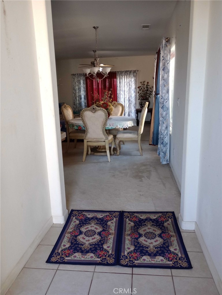 https://media.crmls.org/medias/03460e01-49b3-46fd-8374-b5378c883b43.jpg?preset=X-Large