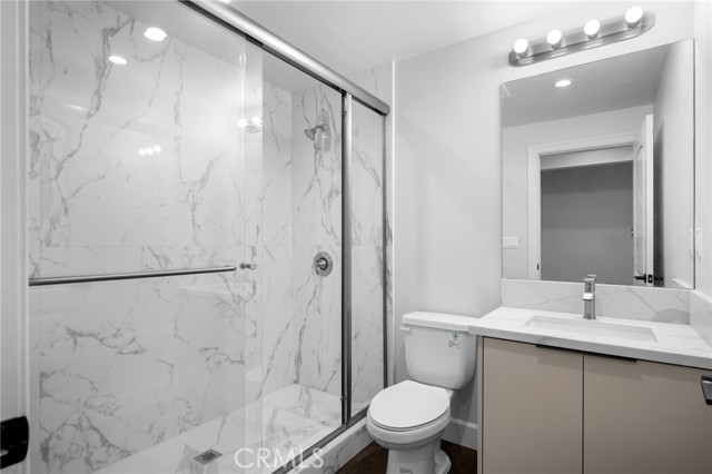 Detail Gallery Image 15 of 33 For 357 Harvey Dr #101,  Glendale,  CA 91206 - 4 Beds | 2/1 Baths