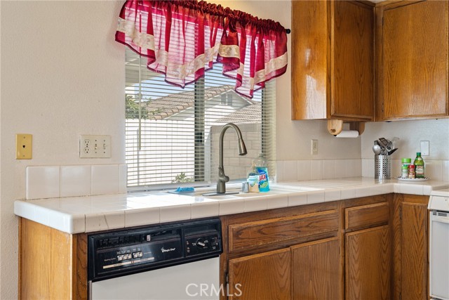 Detail Gallery Image 6 of 32 For 826 Don Dr, Hemet,  CA 92543 - 2 Beds | 2 Baths