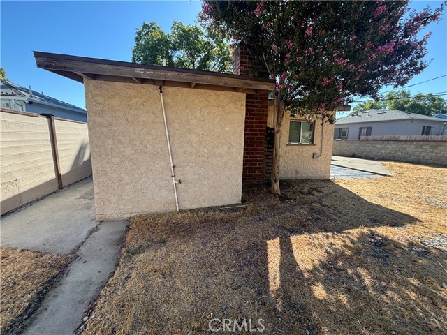 8135 Wakefield Avenue, Panorama City CA: https://media.crmls.org/medias/0346e094-b46f-401c-839a-498625aed117.jpg