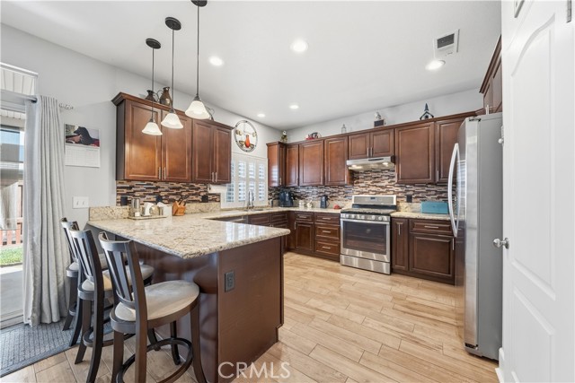 Detail Gallery Image 6 of 43 For 2065 Bergerac, San Jacinto,  CA 92583 - 4 Beds | 2 Baths