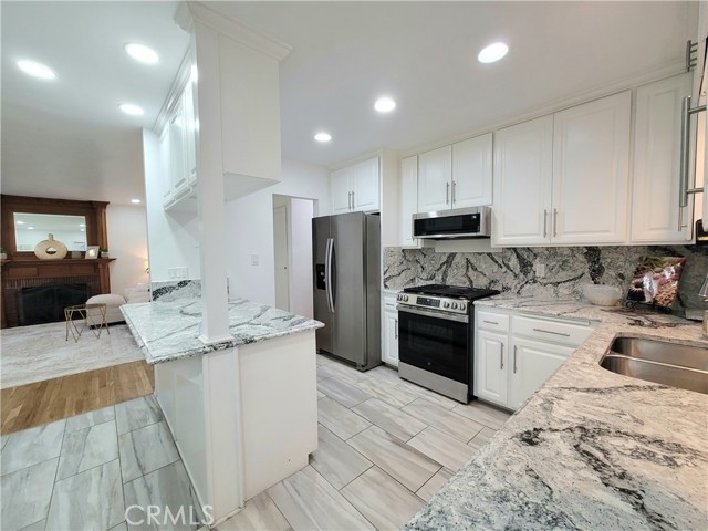 Detail Gallery Image 7 of 22 For 3034 N Ocana, Long Beach,  CA 90808 - 5 Beds | 2 Baths