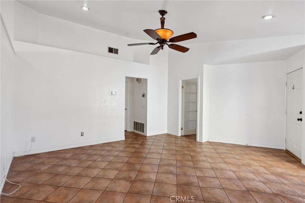 MLS #OC25190480 image #9