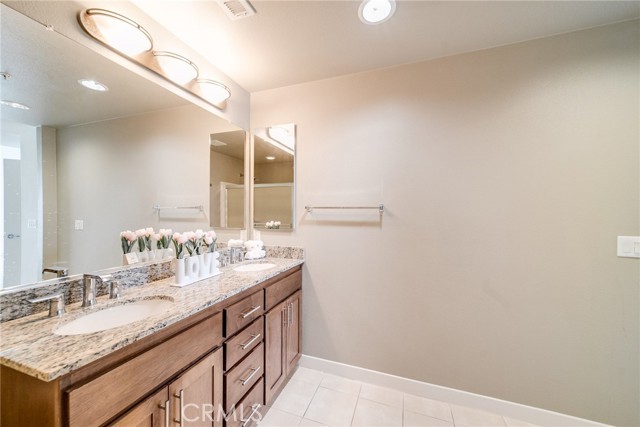 21301 Erwin Street, Woodland Hills CA: https://media.crmls.org/medias/034b700f-6211-4375-b134-6884b8c417a8.jpg