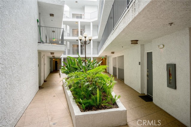 Detail Gallery Image 24 of 26 For 4401 Sepulveda Bld #107,  Sherman Oaks,  CA 91403 - 2 Beds | 2 Baths