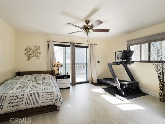 Detail Gallery Image 7 of 14 For 212 E Imperial Ave #E,  El Segundo,  CA 90245 - 3 Beds | 2 Baths