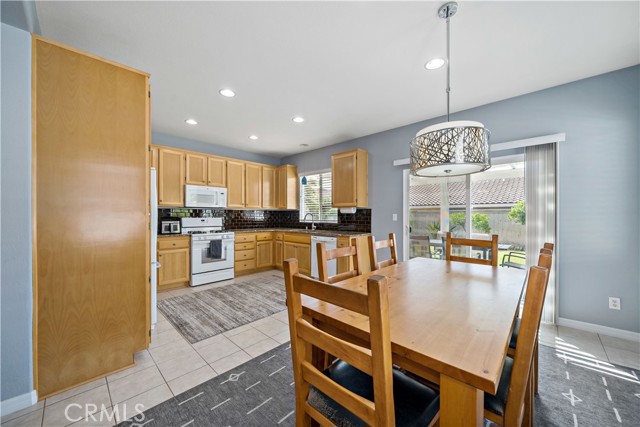 28187 Meadowsweet Drive, Menifee CA: https://media.crmls.org/medias/034cd2f2-210e-4bac-84d6-3994b35b0050.jpg