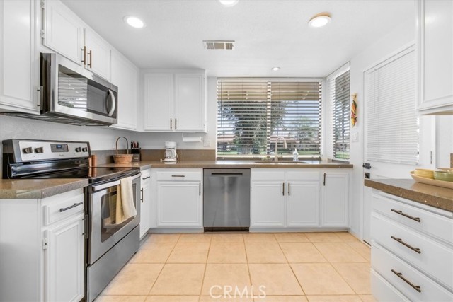 Image 14 of 58 For 332 Villena Way