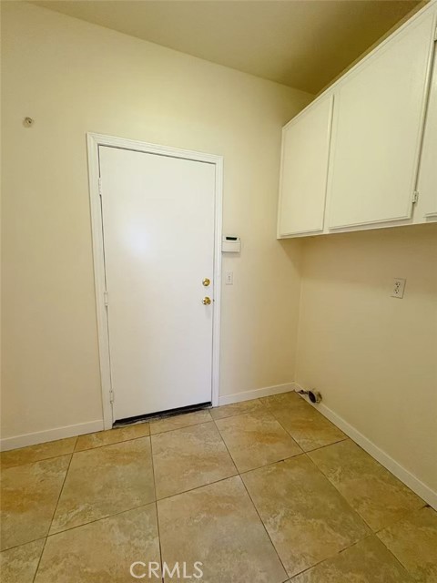 Detail Gallery Image 18 of 21 For 5737 Annandale, Corona,  CA 92880 - 5 Beds | 3 Baths