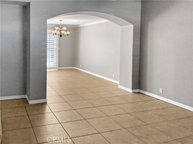 Detail Gallery Image 3 of 27 For 12787 Appian Ave, Victorville,  CA 92395 - 4 Beds | 2/1 Baths