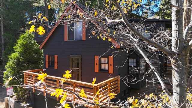 Detail Gallery Image 4 of 46 For 610 Clubhouse, Twin Peaks,  CA 92391 - 2 Beds | 2 Baths