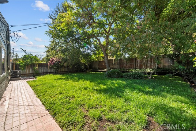 22232 Buena Ventura St, Woodland Hills CA: https://media.crmls.org/medias/034f5cff-d5e6-4faa-b321-ca8d62b71e96.jpg