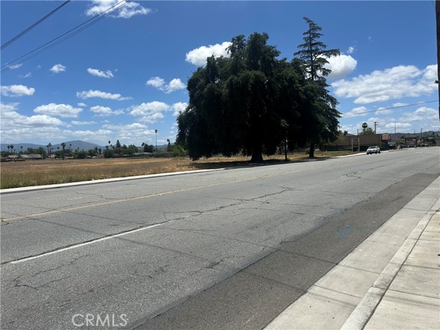 608 N San Jacinto Street, Hemet CA: https://media.crmls.org/medias/034faa6d-3c54-46c0-9fe1-7886c8f1e4cc.jpg