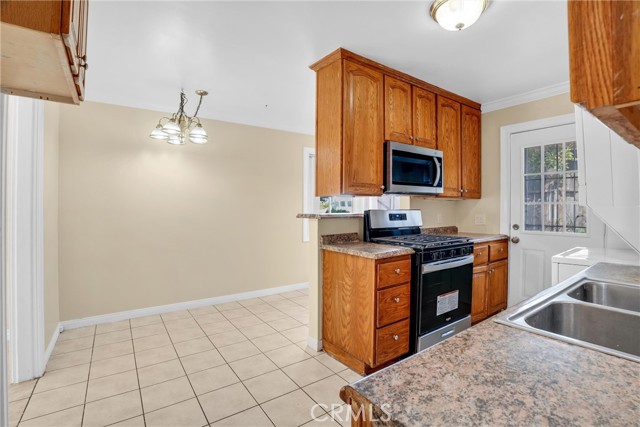 Detail Gallery Image 10 of 23 For 185 S. Bush St, Orange,  CA 92868 - 2 Beds | 1 Baths