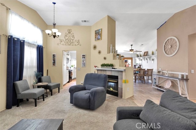 Detail Gallery Image 2 of 5 For 14230 La Mirada, Victorville,  CA 92392 - 4 Beds | 2 Baths