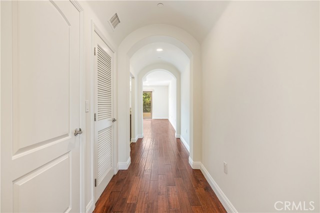 Detail Gallery Image 6 of 29 For 1835 Barrington #202,  Los Angeles,  CA 90025 - 3 Beds | 3 Baths