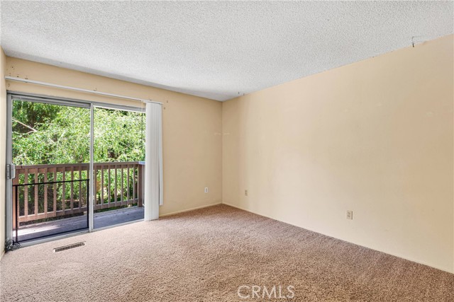 101 Rockledge Lane, Lake Arrowhead CA: https://media.crmls.org/medias/0352cdcc-1d9a-4481-b67a-de647d438468.jpg