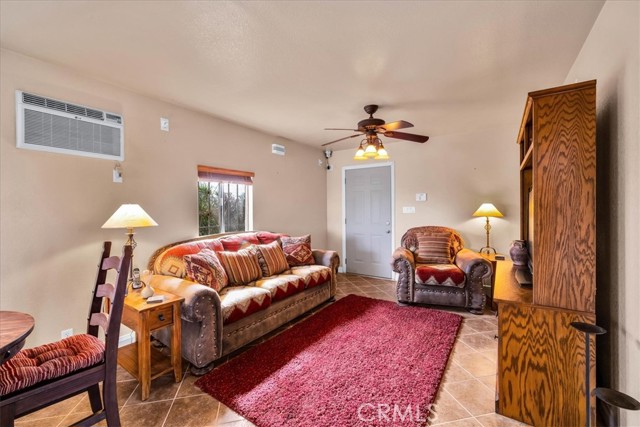 380 Mack Lane, 29 Palms CA: https://media.crmls.org/medias/0353394e-e93f-4aa2-a11c-e52c42290e2e.jpg