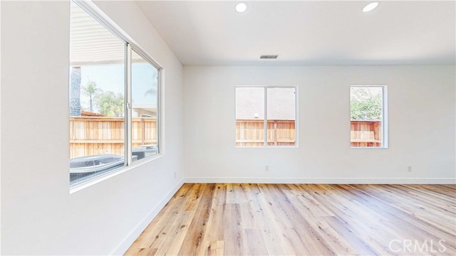Detail Gallery Image 10 of 70 For 17877 Orangewood Ln, Riverside,  CA 92503 - 5 Beds | 3 Baths