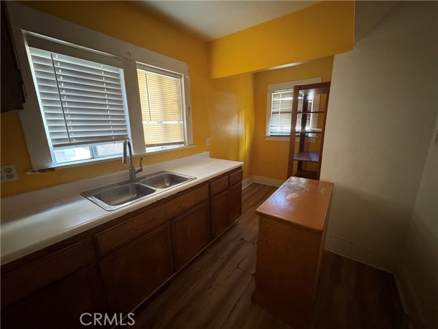 Detail Gallery Image 4 of 9 For 419 Rose Ave, Long Beach,  CA 90802 - – Beds | – Baths