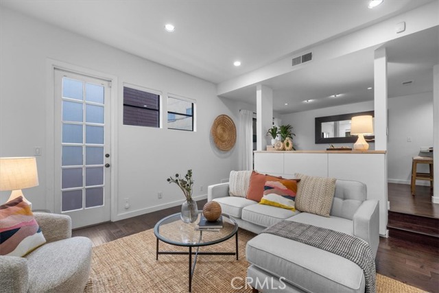 1814 Thayer Avenue, Los Angeles CA: https://media.crmls.org/medias/03538b09-06ee-4fc3-b196-679c0e8edefd.jpg