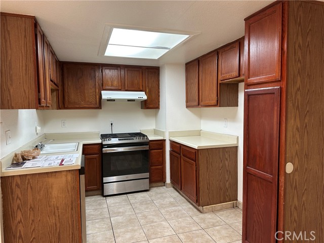 Detail Gallery Image 8 of 16 For 886 S Dudley St #L,  Pomona,  CA 91766 - 2 Beds | 1/1 Baths