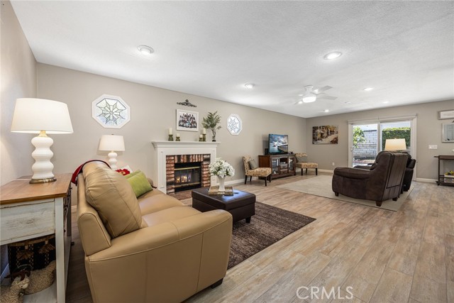 Detail Gallery Image 6 of 25 For 17540 Monette Cir, Yorba Linda,  CA 92886 - 4 Beds | 2/1 Baths