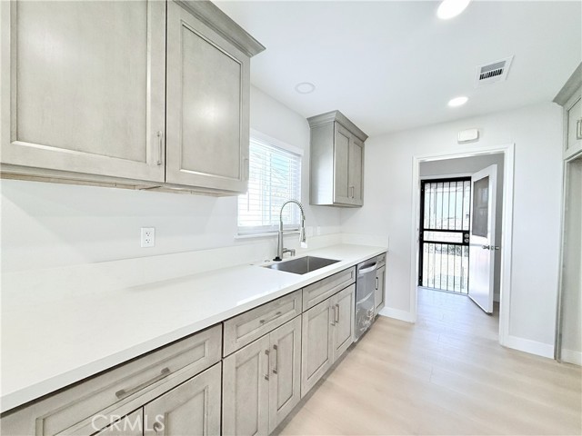Detail Gallery Image 6 of 15 For 12262 160th St, Norwalk,  CA 90650 - 3 Beds | 2 Baths
