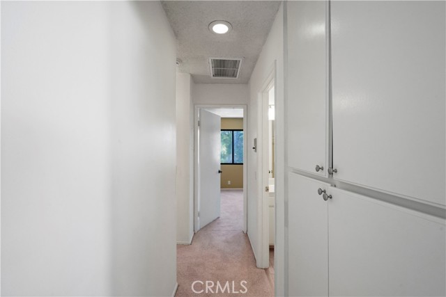 Detail Gallery Image 31 of 47 For 19451 Sherman Way #301,  Reseda,  CA 91335 - 3 Beds | 2/1 Baths