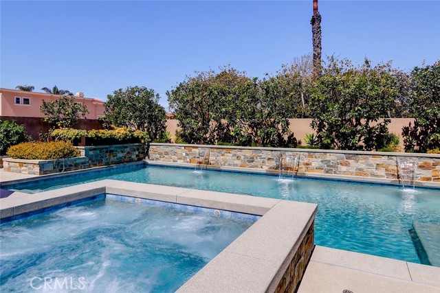 1833 8th Street, Manhattan Beach CA: https://media.crmls.org/medias/035572b1-091c-4a3c-8b70-5db0584fb4c7.jpg